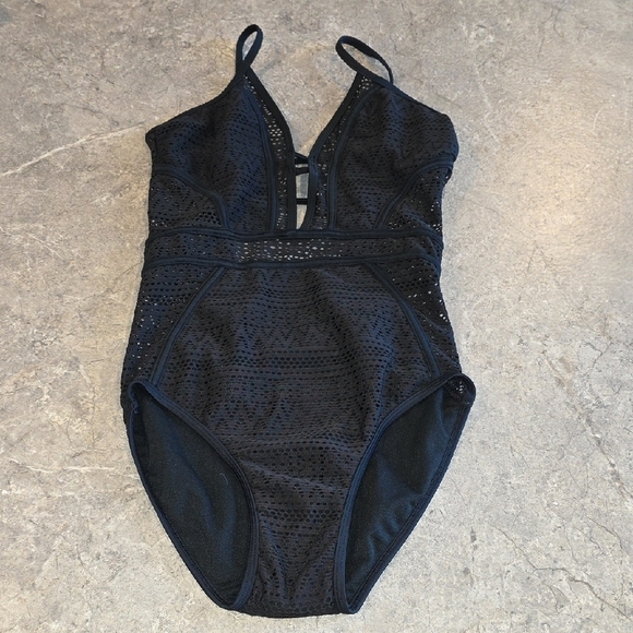 (J35) Ambrielle Black One Piece Swimsuit with V-Neck - Picture 1 of 9